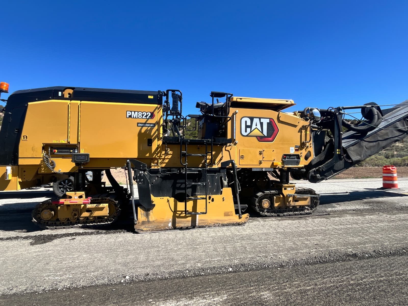 2025 Cat PM822