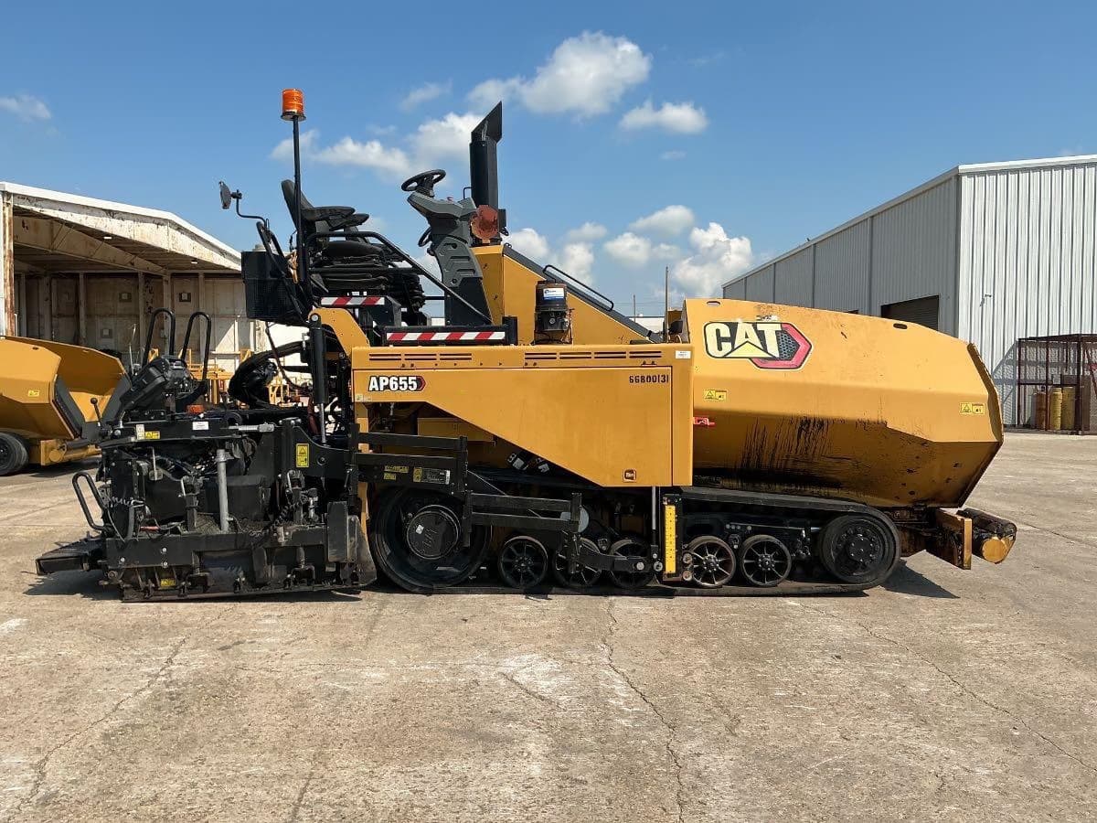 2023 Cat AP655